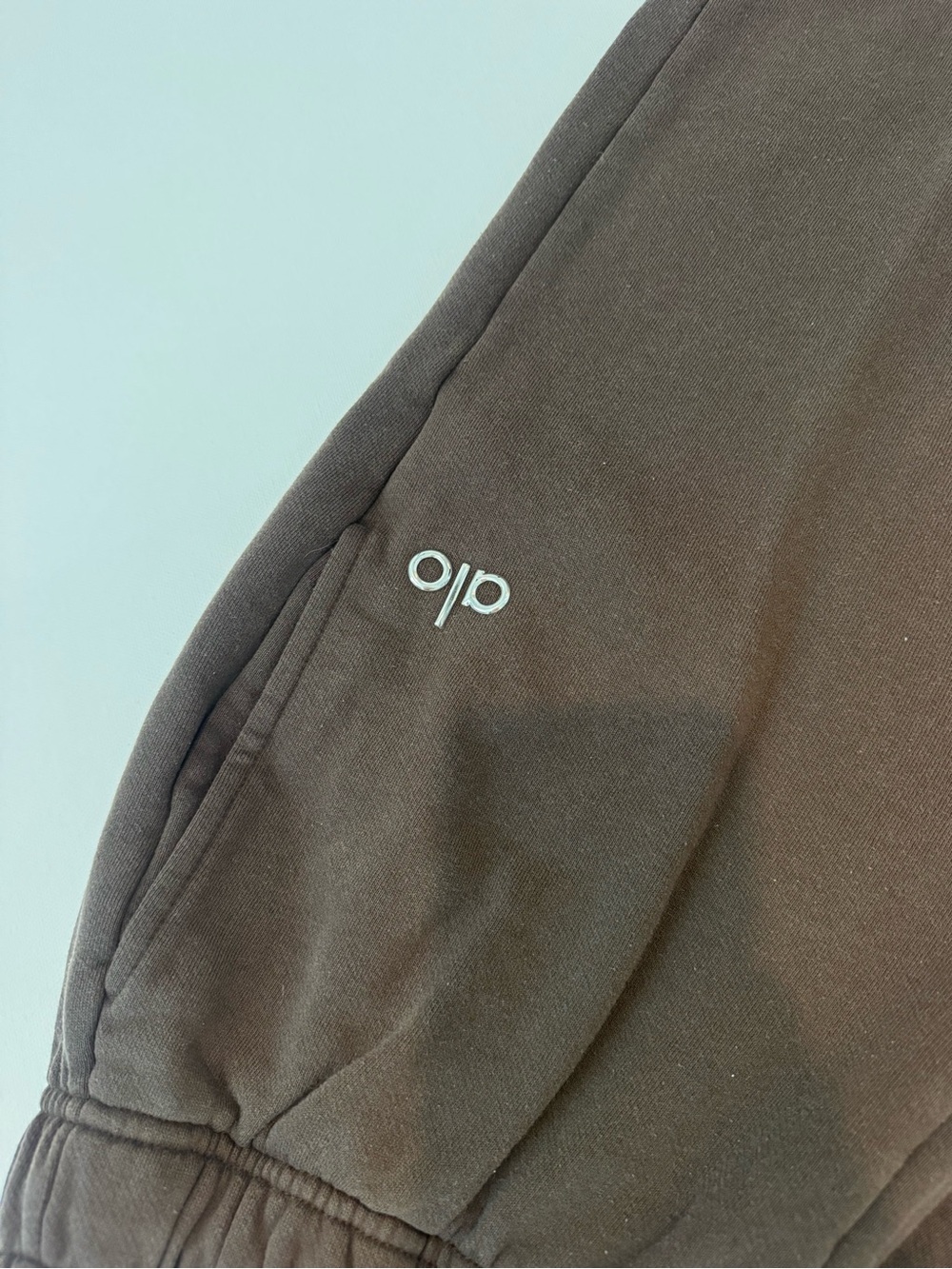 ALO Yoga Brown Wide-Leg Sweatpants - Picture 5 of 5
